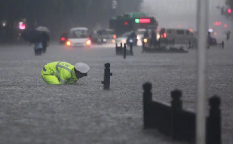 1小时灌进100多个西湖,各类机器人已经在救援郑州的路上!愿平安