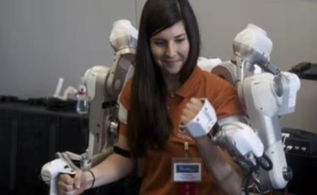 走进上肢双臂康复机器人的世界